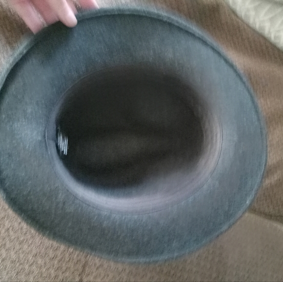 Stylish Gray Wool Fedora Hat - Picture 3 of 5
